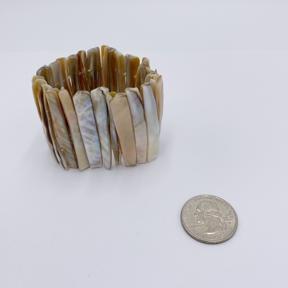 Mother of Pearl Abalone Shell Stretch Bracelet - Picture 5 of 9